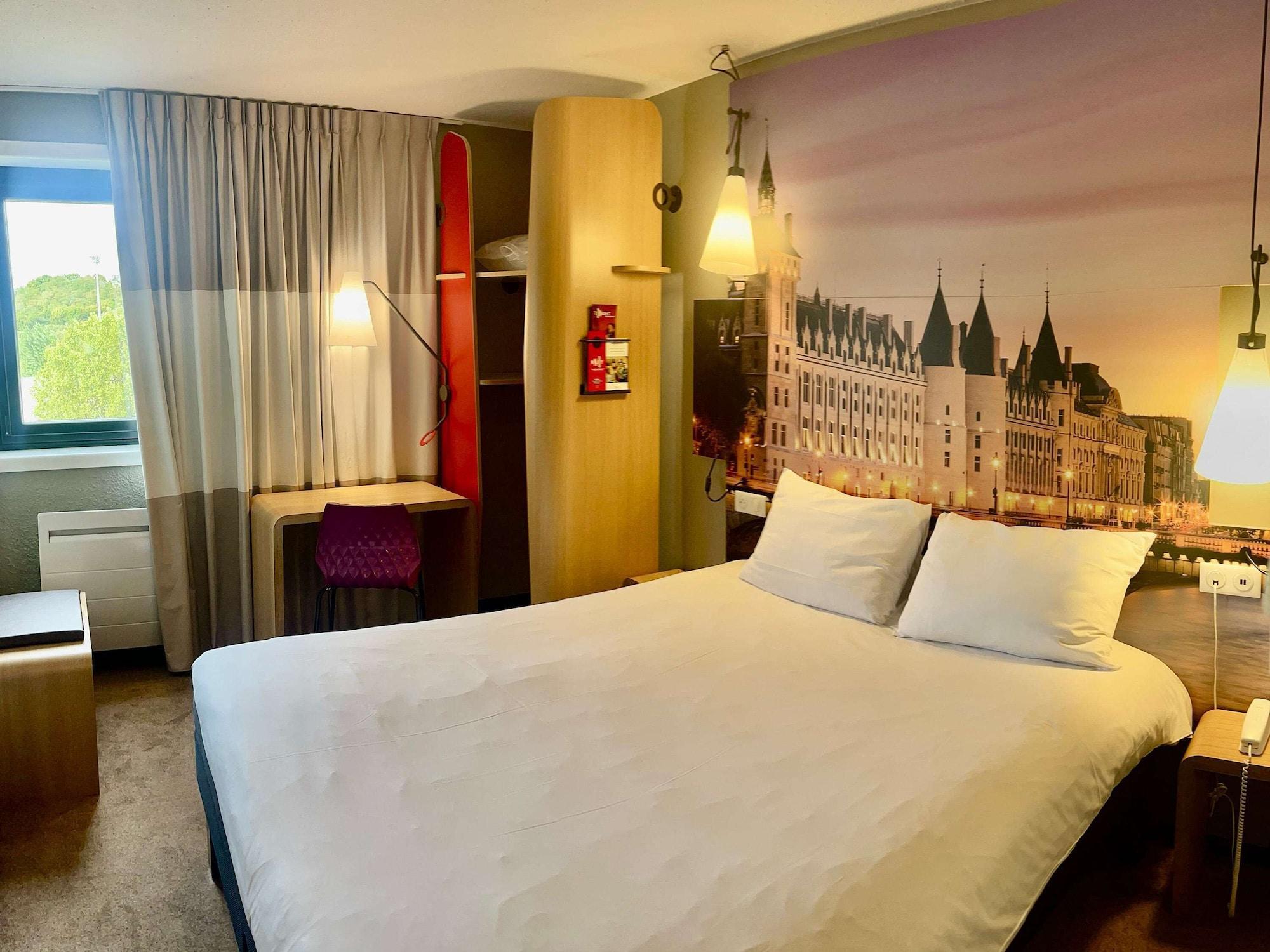 Отель Ibis Paris Кретей Экстерьер фото