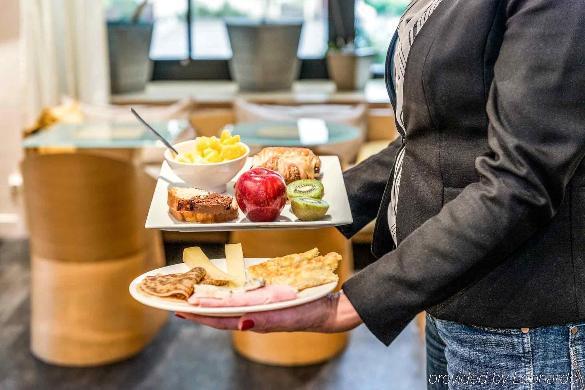 Отель Ibis Paris Кретей Экстерьер фото